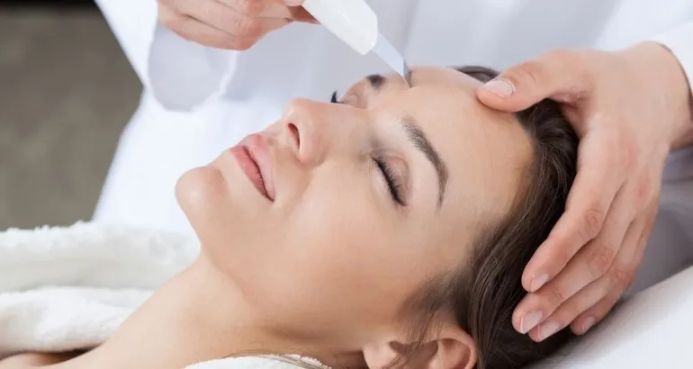 23 1 770x410 - 5 процедур для восстановления кожи после праздников